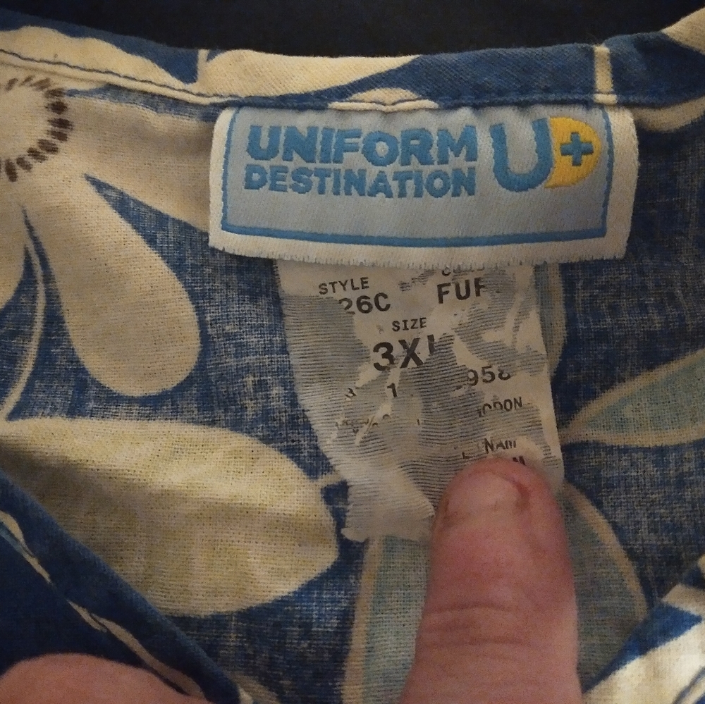 Patterned Scrub Top - Picture 2 of 2